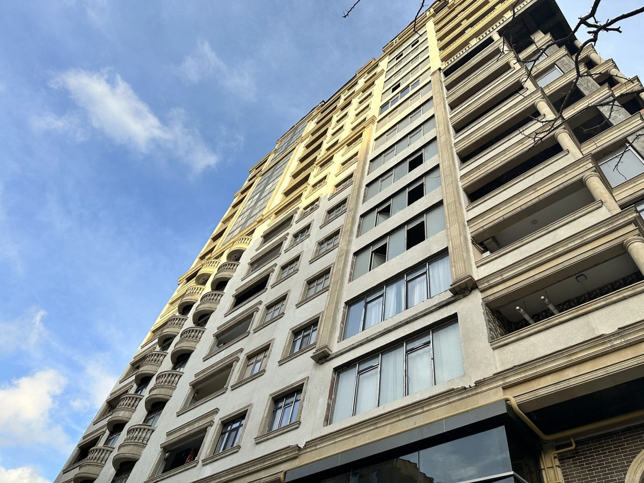 Satılır 3 otaqlı mənzil 105 m²