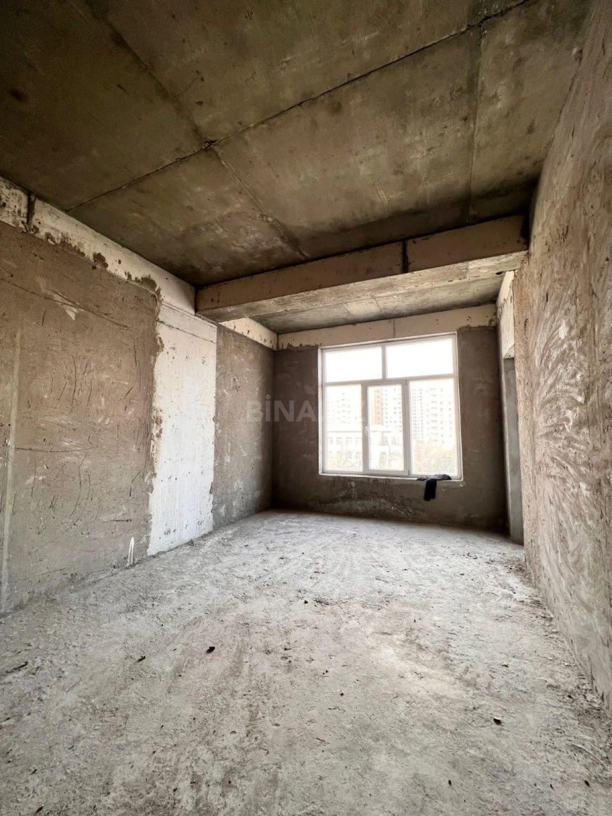 Satılır 3 otaqlı mənzil 105 m²