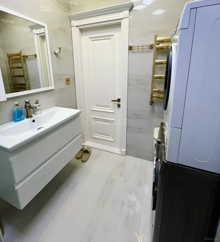 Satılır 3 otaqlı mənzil 95 m²