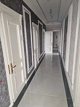 Satılır 4 otaqlı mənzil 205 m²
