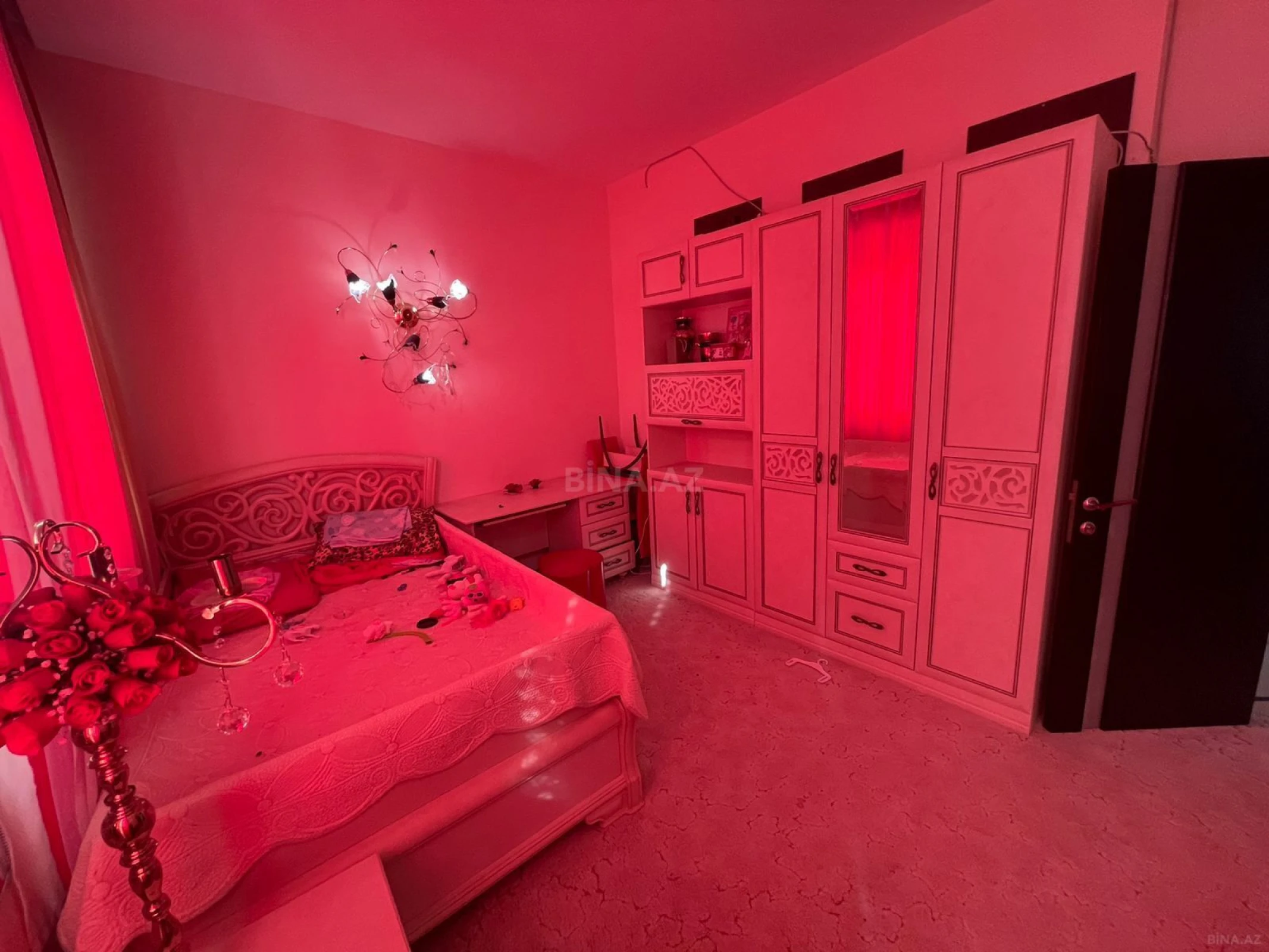 Kirayə verilir 3 otaqlı mənzil 131 m²