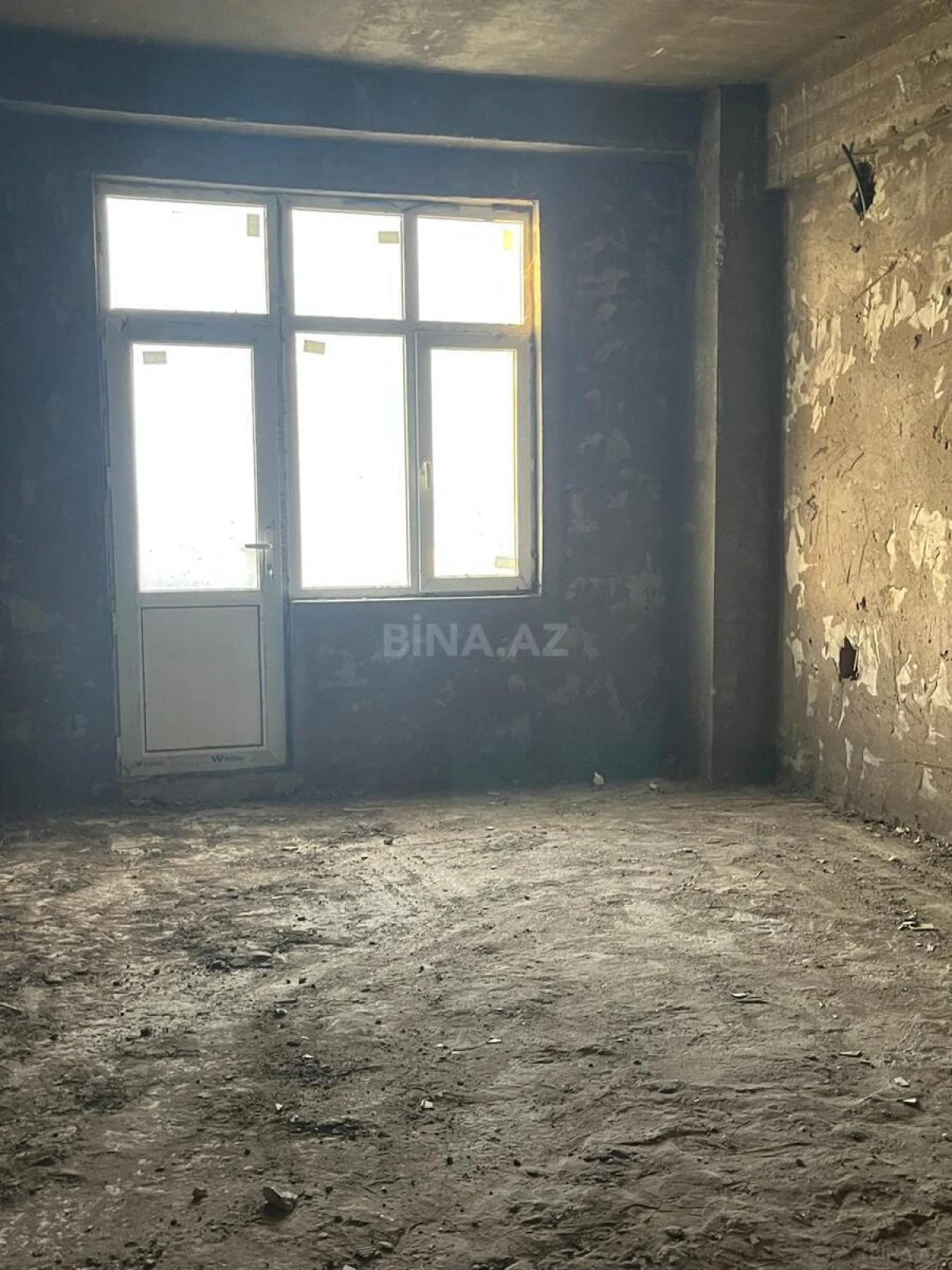 Satılır 3 otaqlı mənzil 136 m²