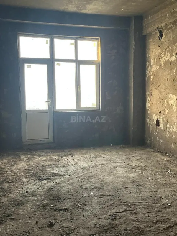 Satılır 3 otaqlı mənzil 136 m²