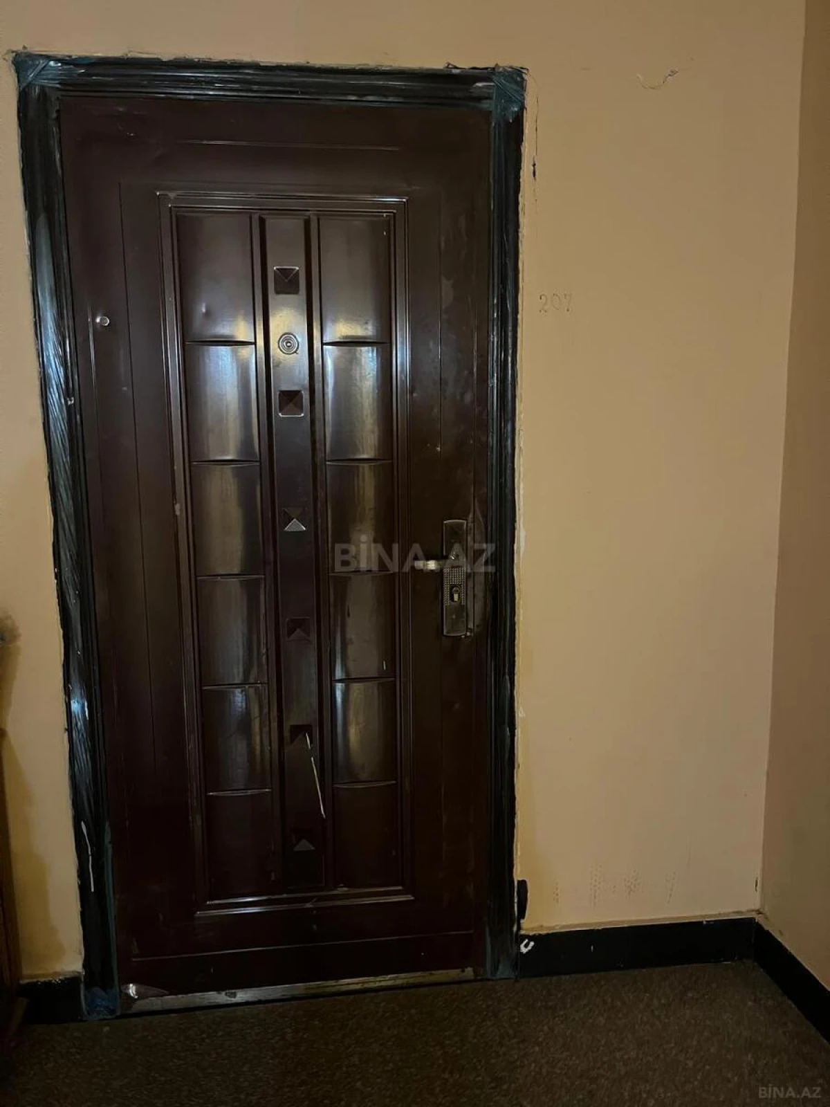 Satılır 3 otaqlı mənzil 136 m²