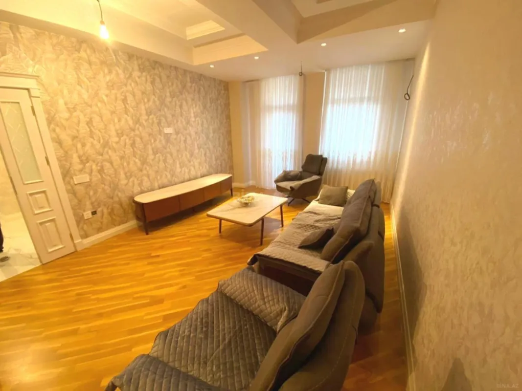 Satılır 3 otaqlı mənzil 110 m²