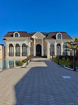 Satılır 4 otaqlı həyət evi 240 m²