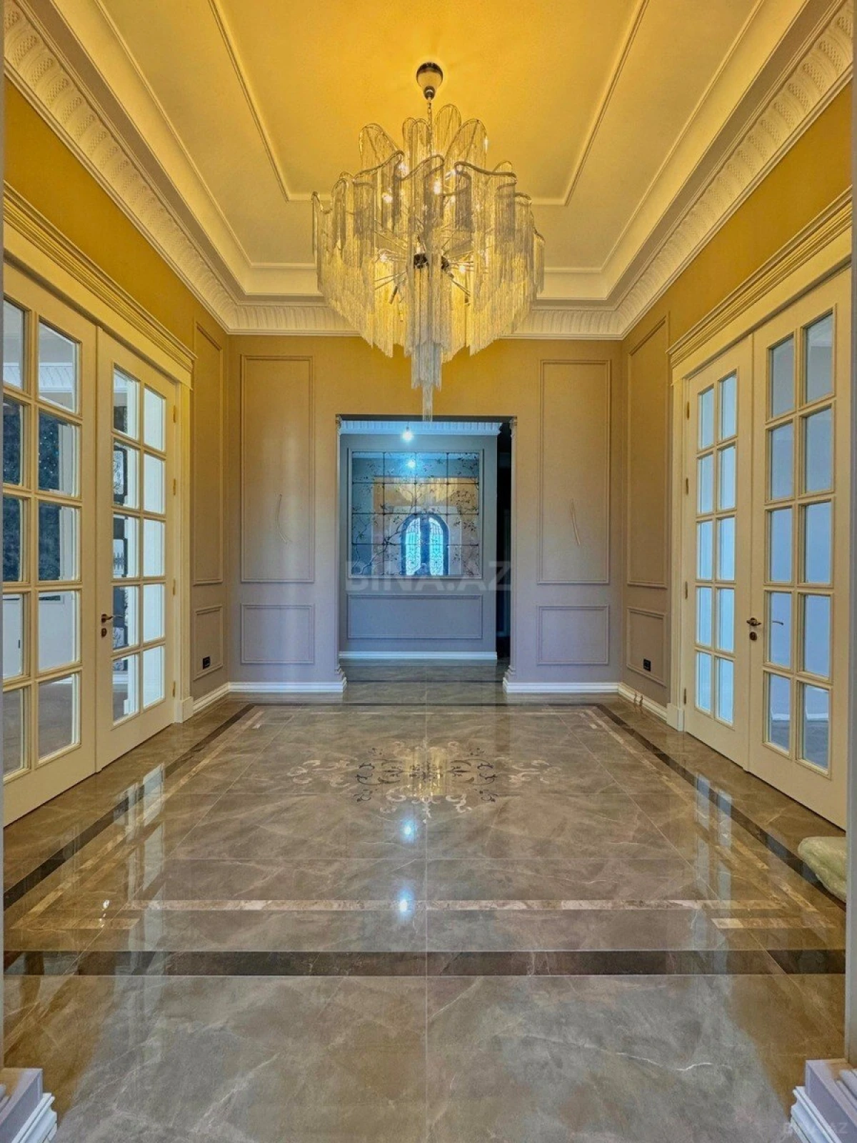 Satılır 4 otaqlı həyət evi 240 m²