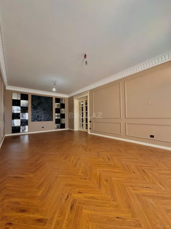 Satılır 4 otaqlı həyət evi 240 m²