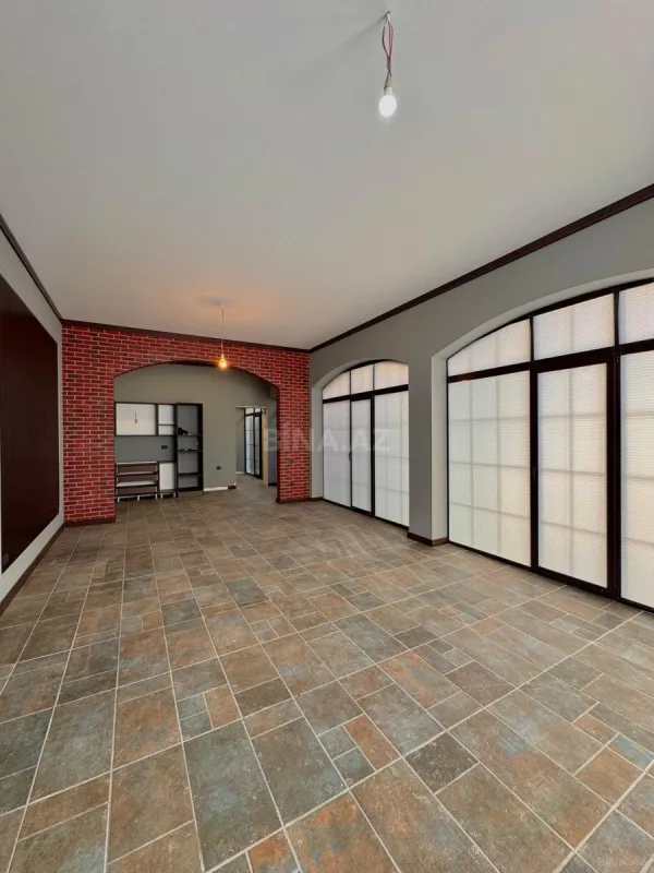 Satılır 4 otaqlı həyət evi 240 m²