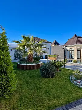 Satılır 4 otaqlı həyət evi 240 m²