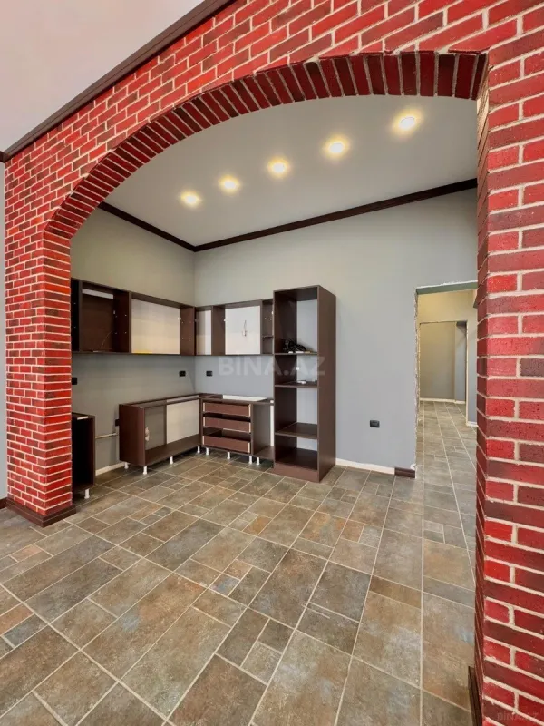 Satılır 4 otaqlı həyət evi 240 m²