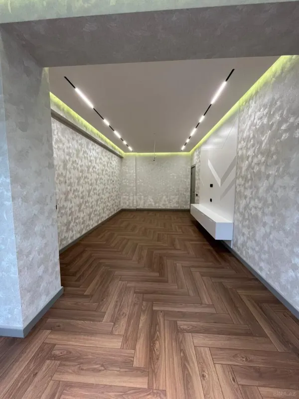 Satılır 4 otaqlı mənzil 145 m²