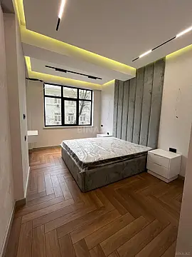 Satılır 4 otaqlı mənzil 145 m²