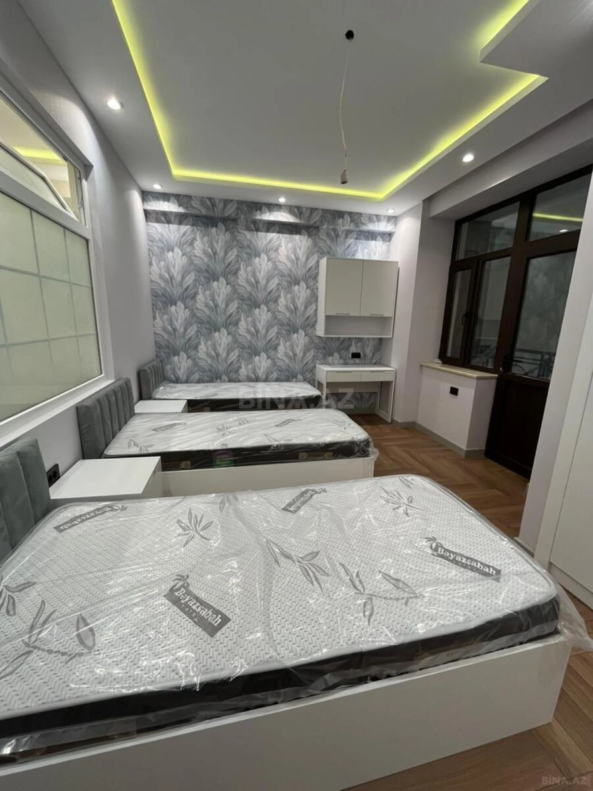 Satılır 4 otaqlı mənzil 145 m²