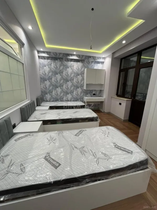Satılır 4 otaqlı mənzil 145 m²
