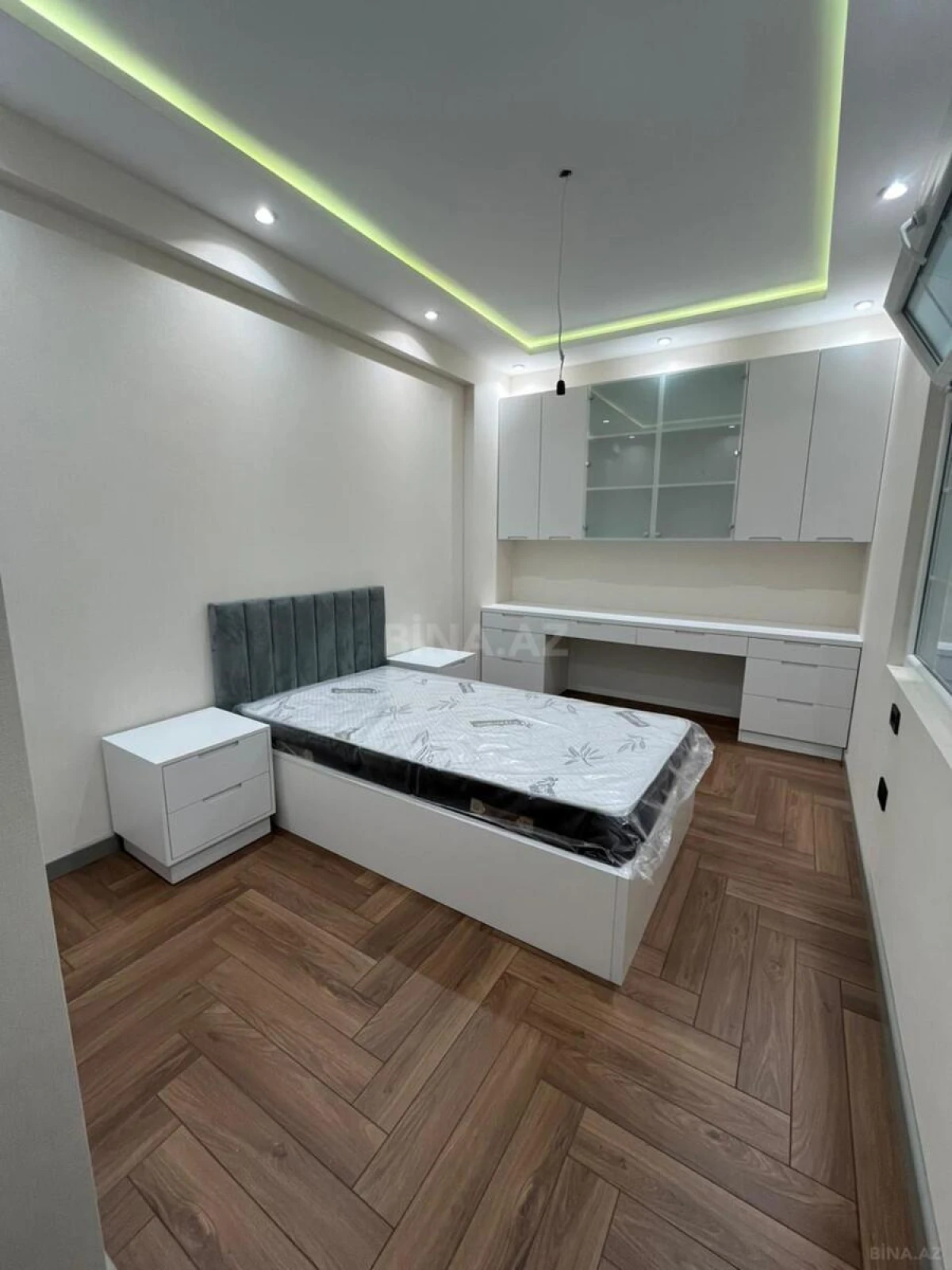 Satılır 4 otaqlı mənzil 145 m²