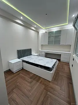 Satılır 4 otaqlı mənzil 145 m²
