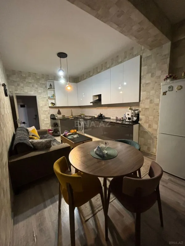 Satılır 4 otaqlı mənzil 105 m²