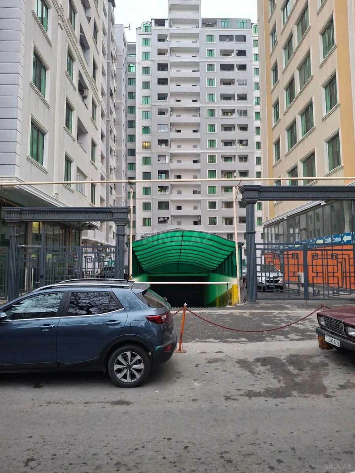 Kirayə verilir 3 otaqlı mənzil 140 m²