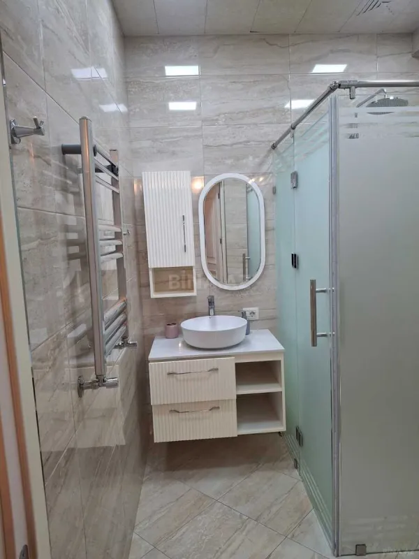 Kirayə verilir 3 otaqlı mənzil 140 m²