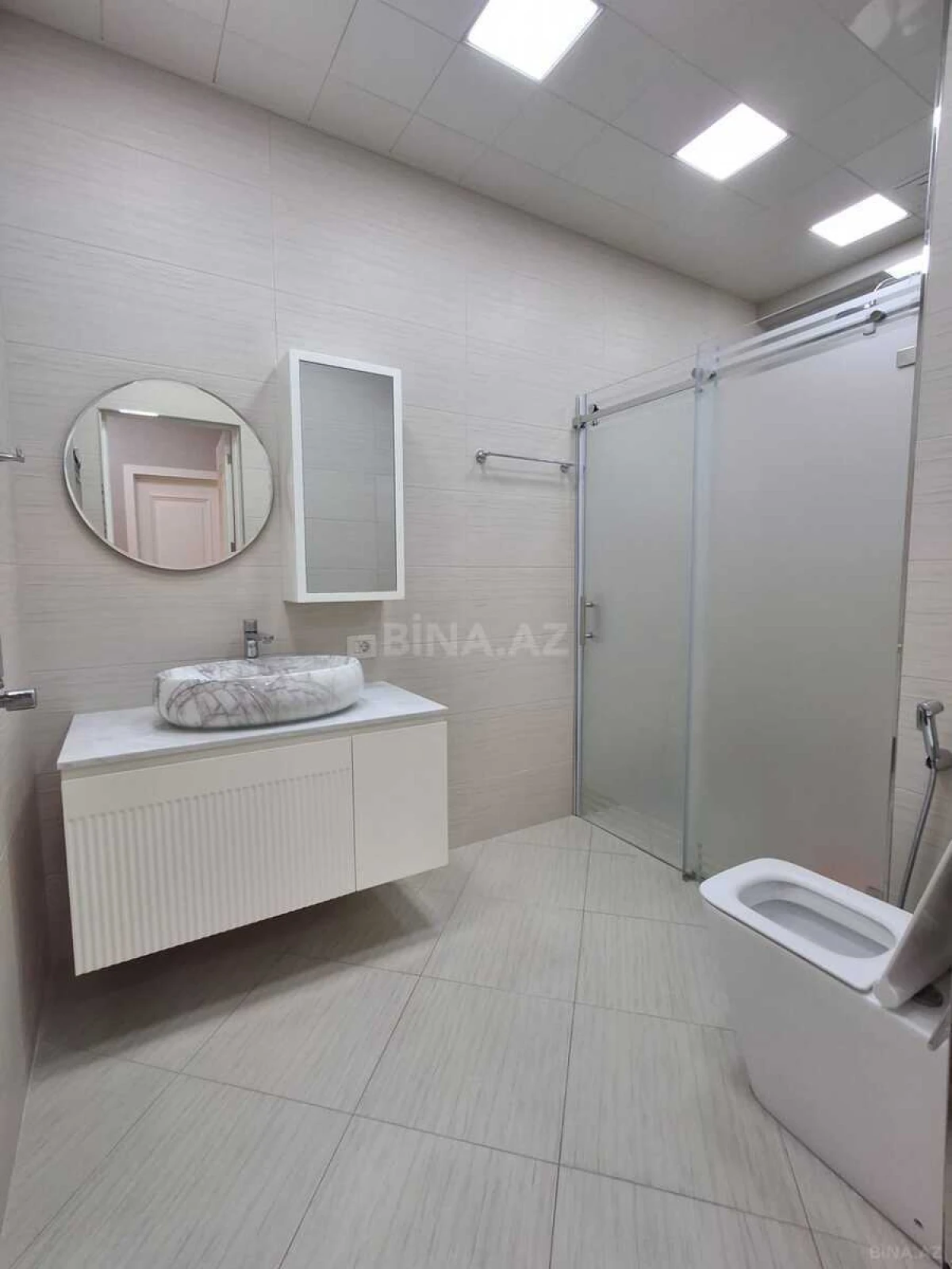 Kirayə verilir 3 otaqlı mənzil 140 m²