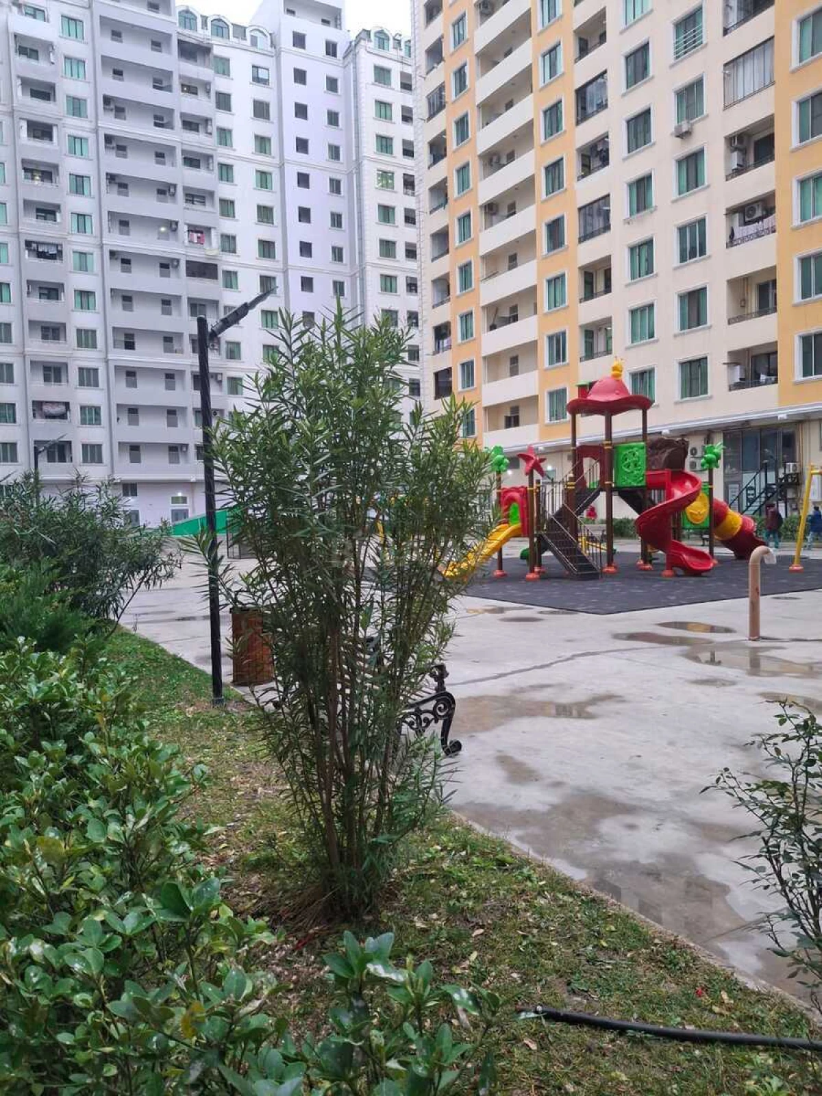 Kirayə verilir 3 otaqlı mənzil 140 m²