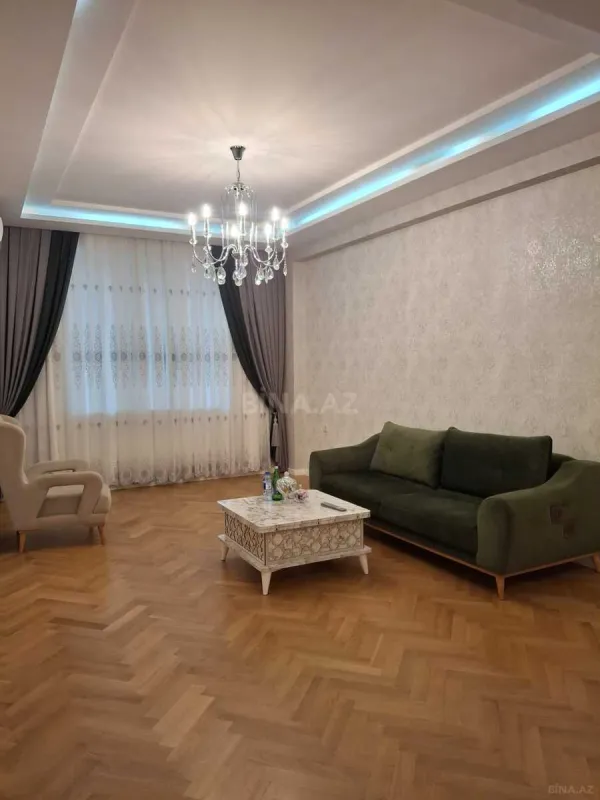 Kirayə verilir 3 otaqlı mənzil 140 m²