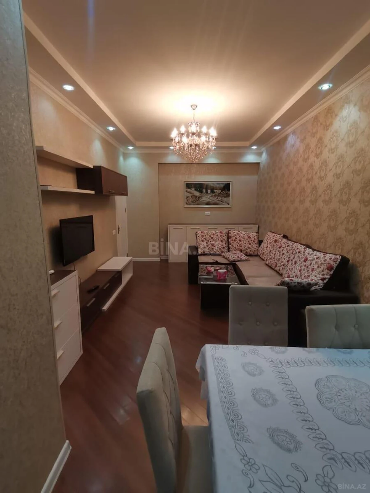 Kirayə verilir 2 otaqlı mənzil 80 m²