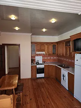 Kirayə verilir 2 otaqlı mənzil 96 m²