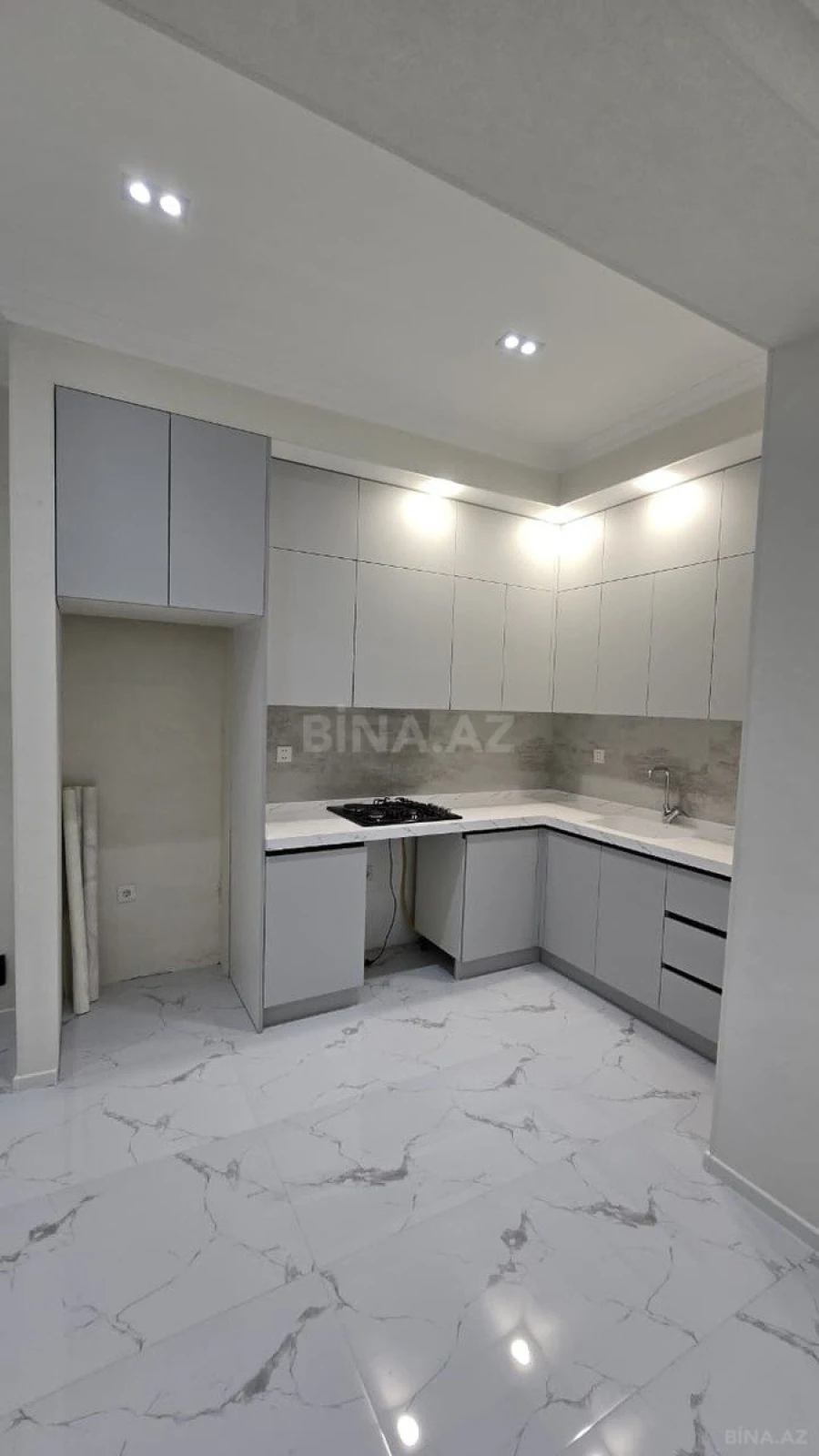 Satılır 3 otaqlı mənzil 93 m²