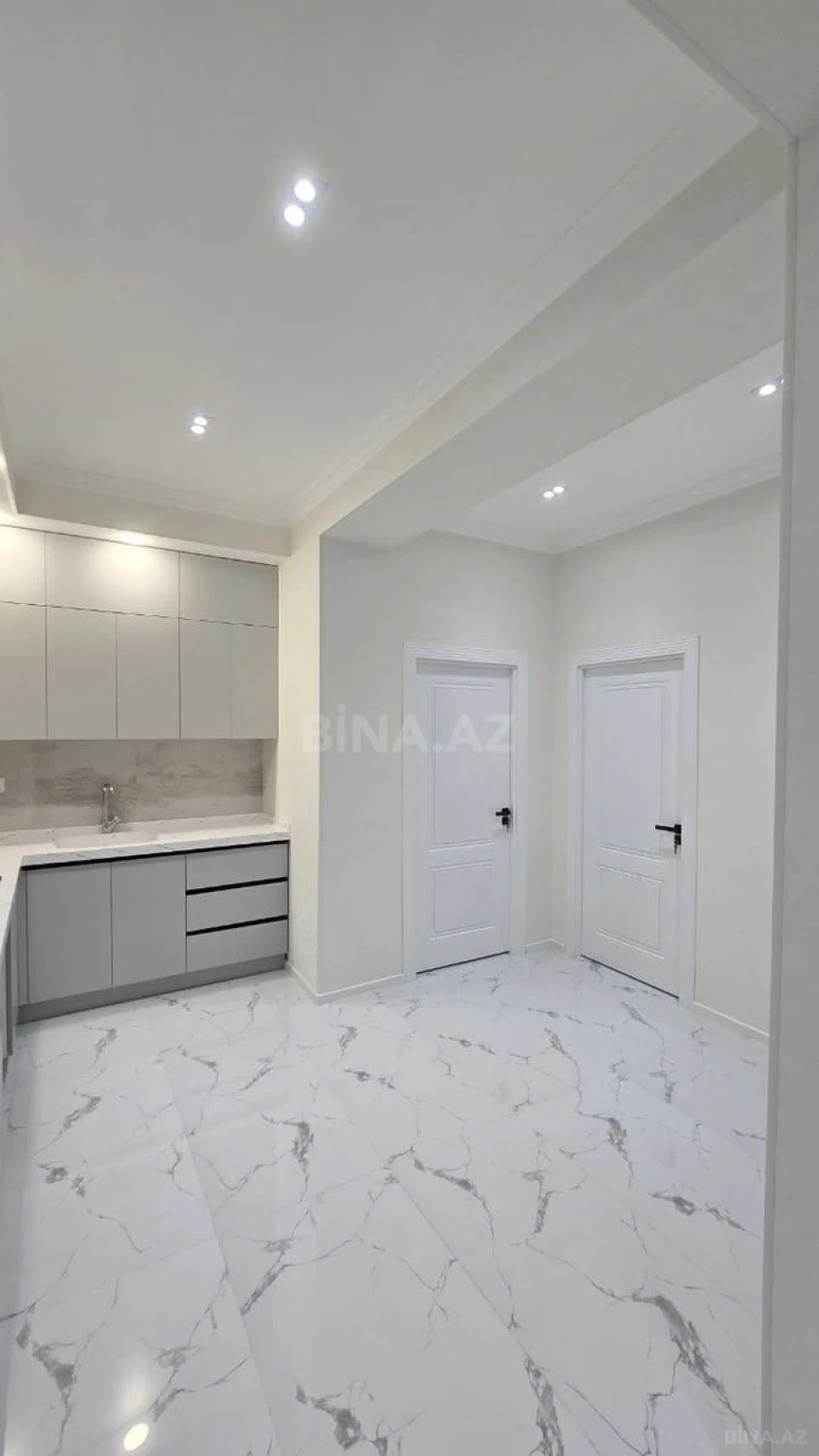 Satılır 3 otaqlı mənzil 93 m²
