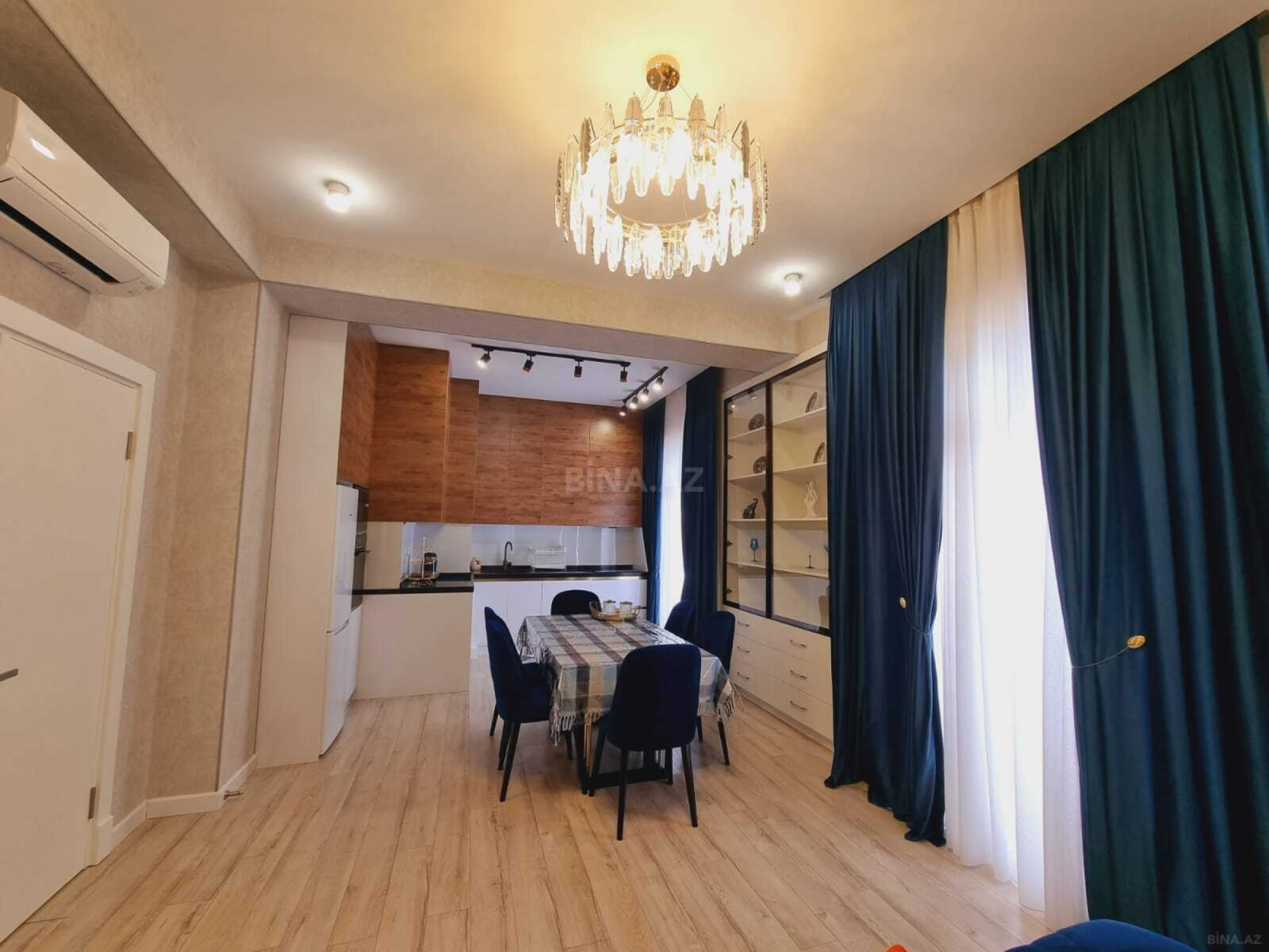 Kirayə verilir 2 otaqlı mənzil 110 m²