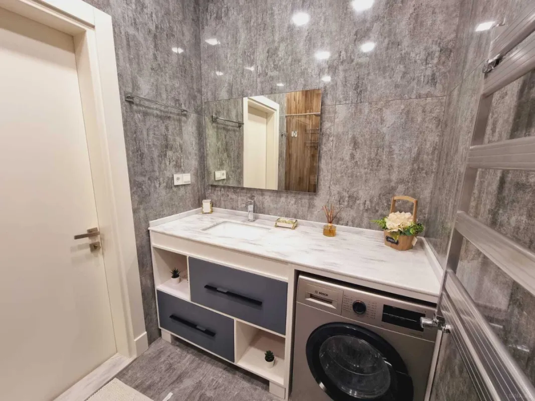 Kirayə verilir 2 otaqlı mənzil 110 m²