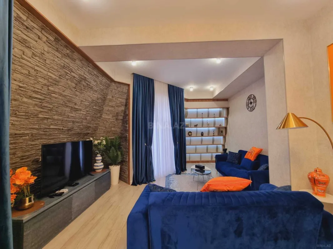 Kirayə verilir 2 otaqlı mənzil 110 m²