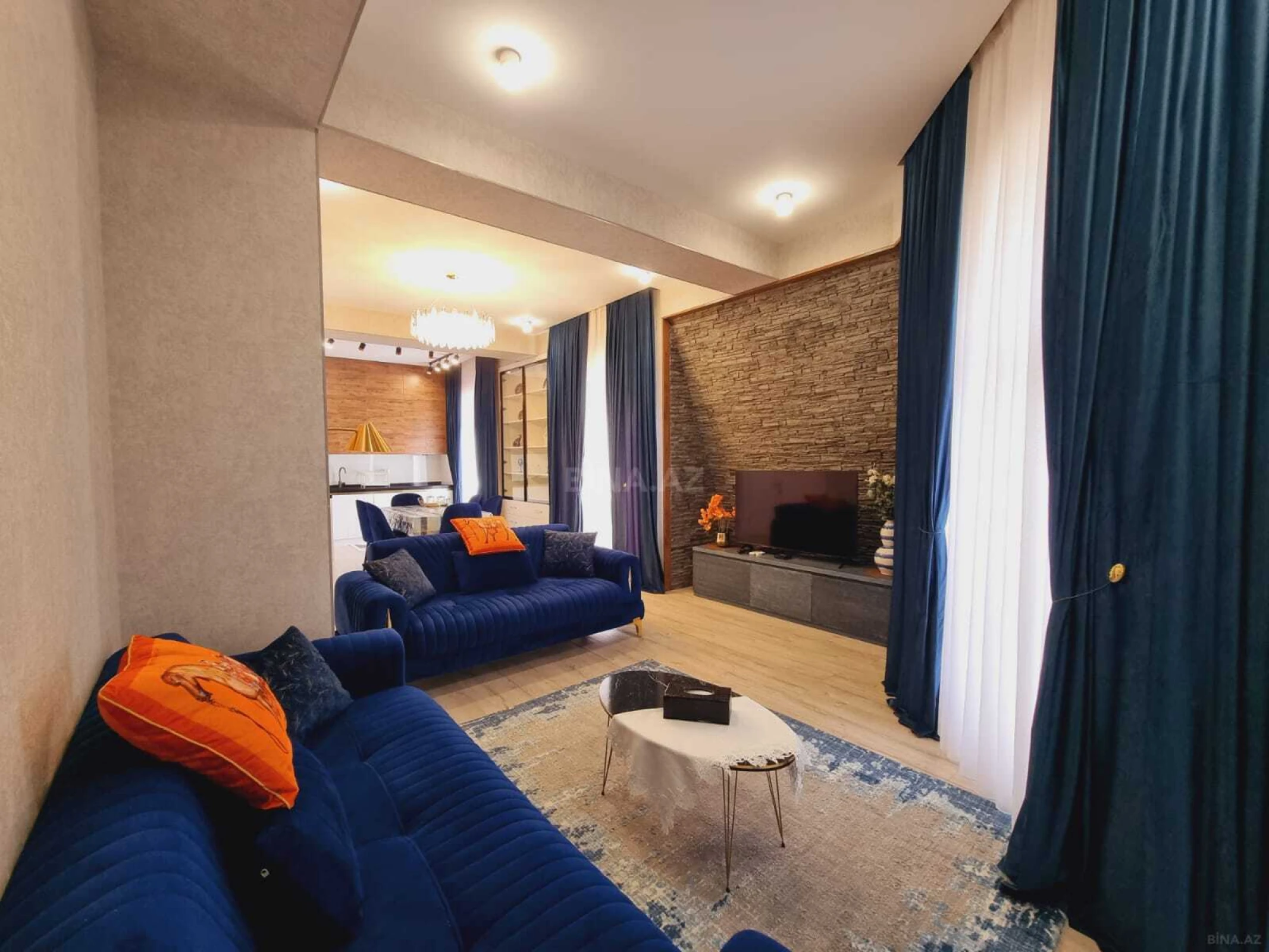 Kirayə verilir 2 otaqlı mənzil 110 m²