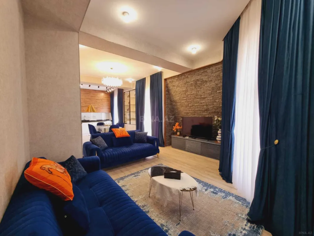 Kirayə verilir 2 otaqlı mənzil 110 m²