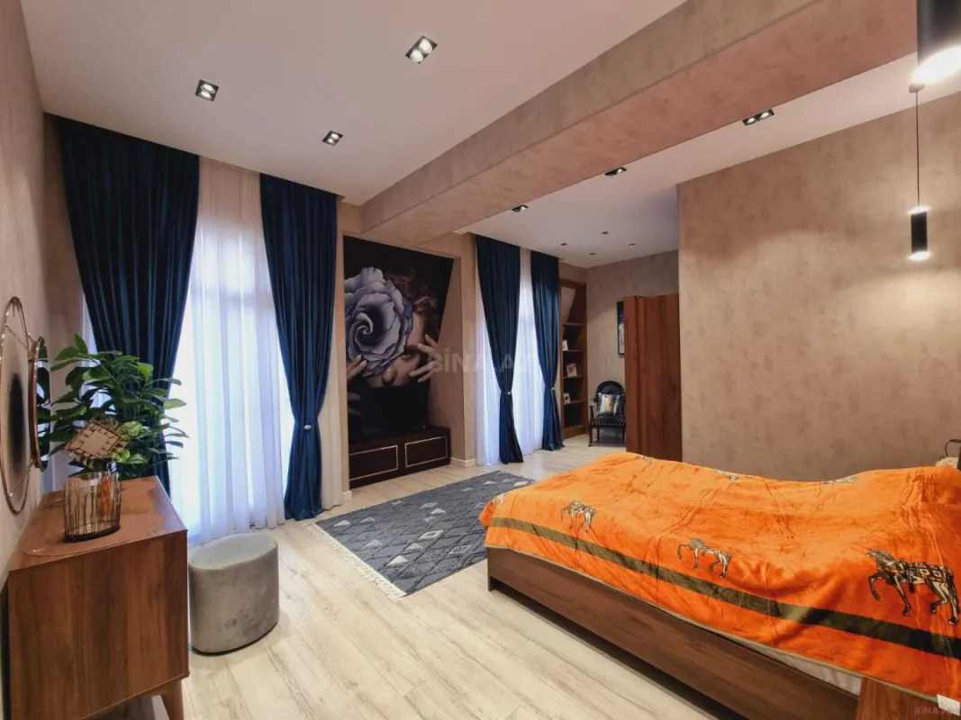 Kirayə verilir 2 otaqlı mənzil 110 m²
