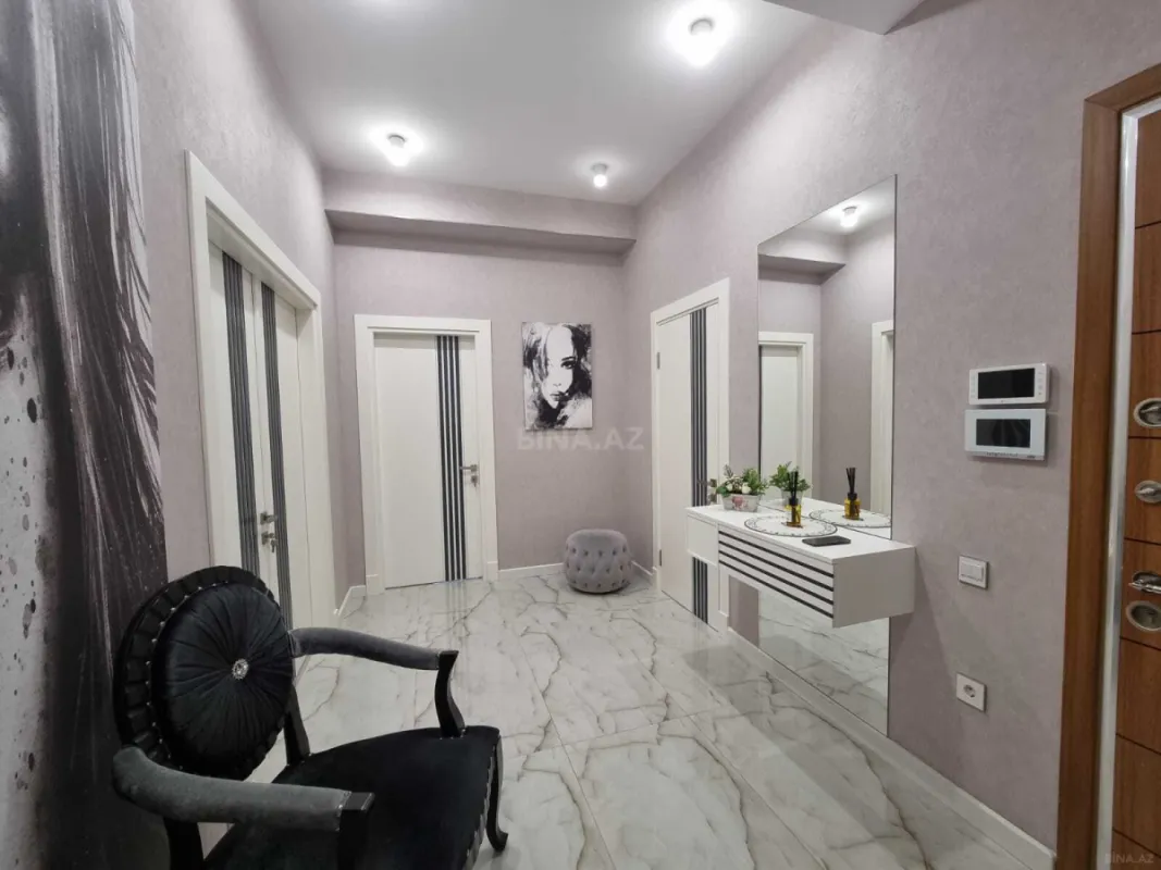 Kirayə verilir 2 otaqlı mənzil 110 m²