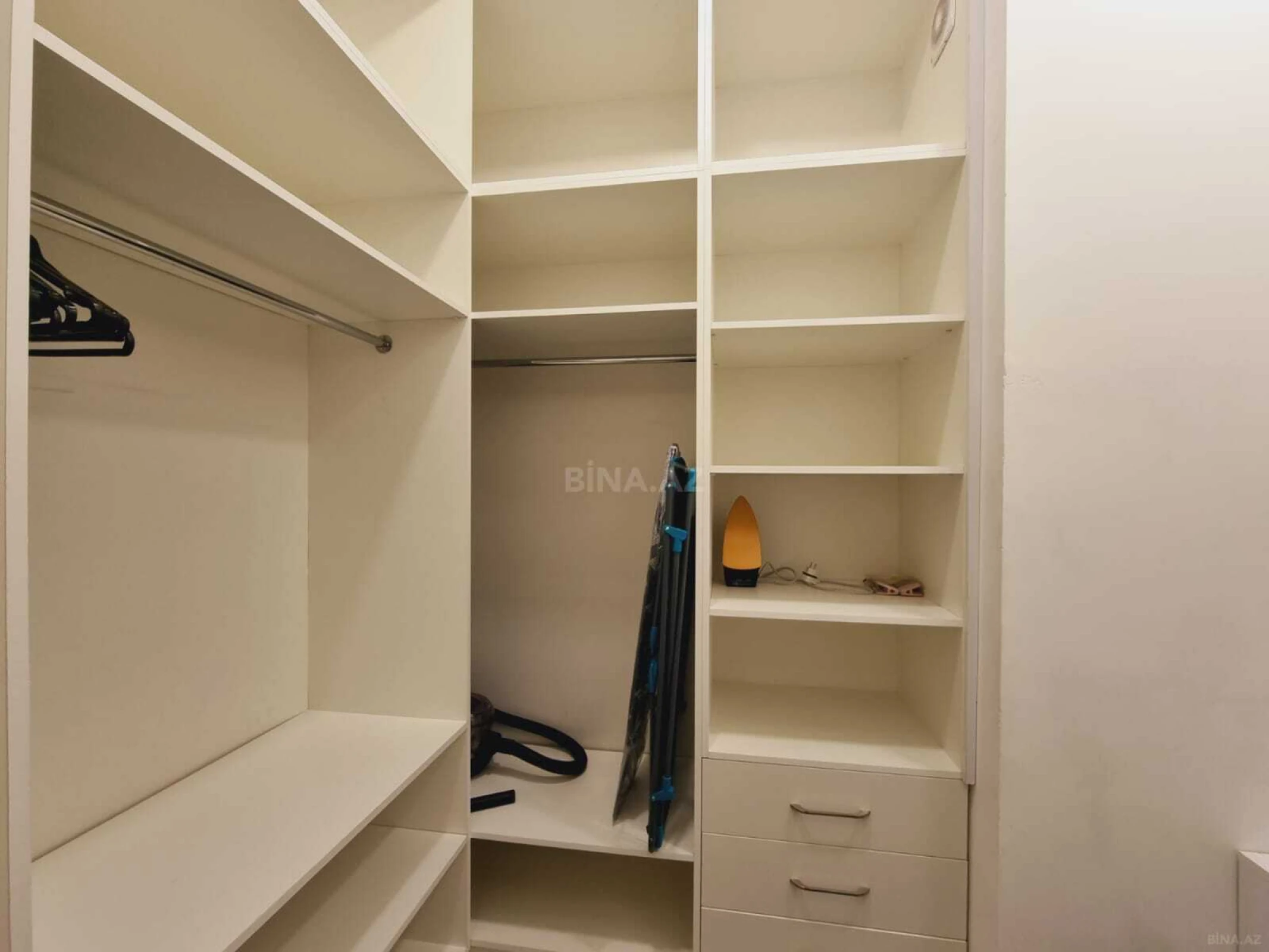 Kirayə verilir 2 otaqlı mənzil 110 m²