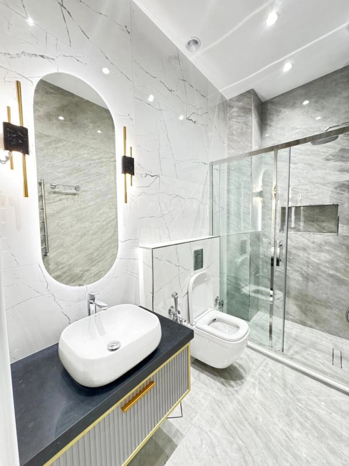 Kirayə verilir 4 otaqlı mənzil 160 m²