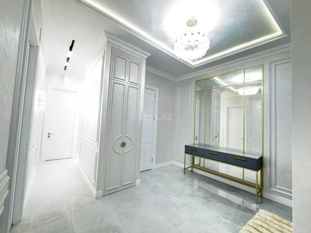 Kirayə verilir 4 otaqlı mənzil 160 m²