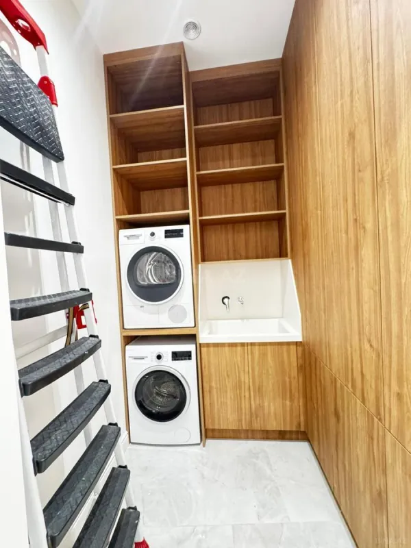 Kirayə verilir 4 otaqlı mənzil 160 m²