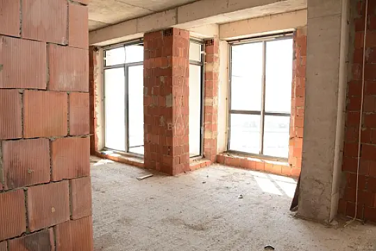 Satılır 3 otaqlı mənzil 145 m²