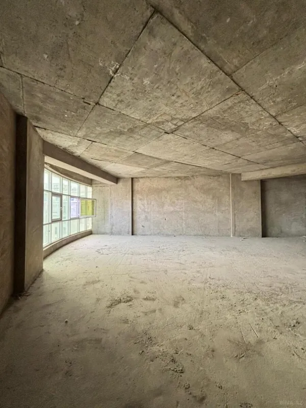 Satılır 3 otaqlı mənzil 151 m²