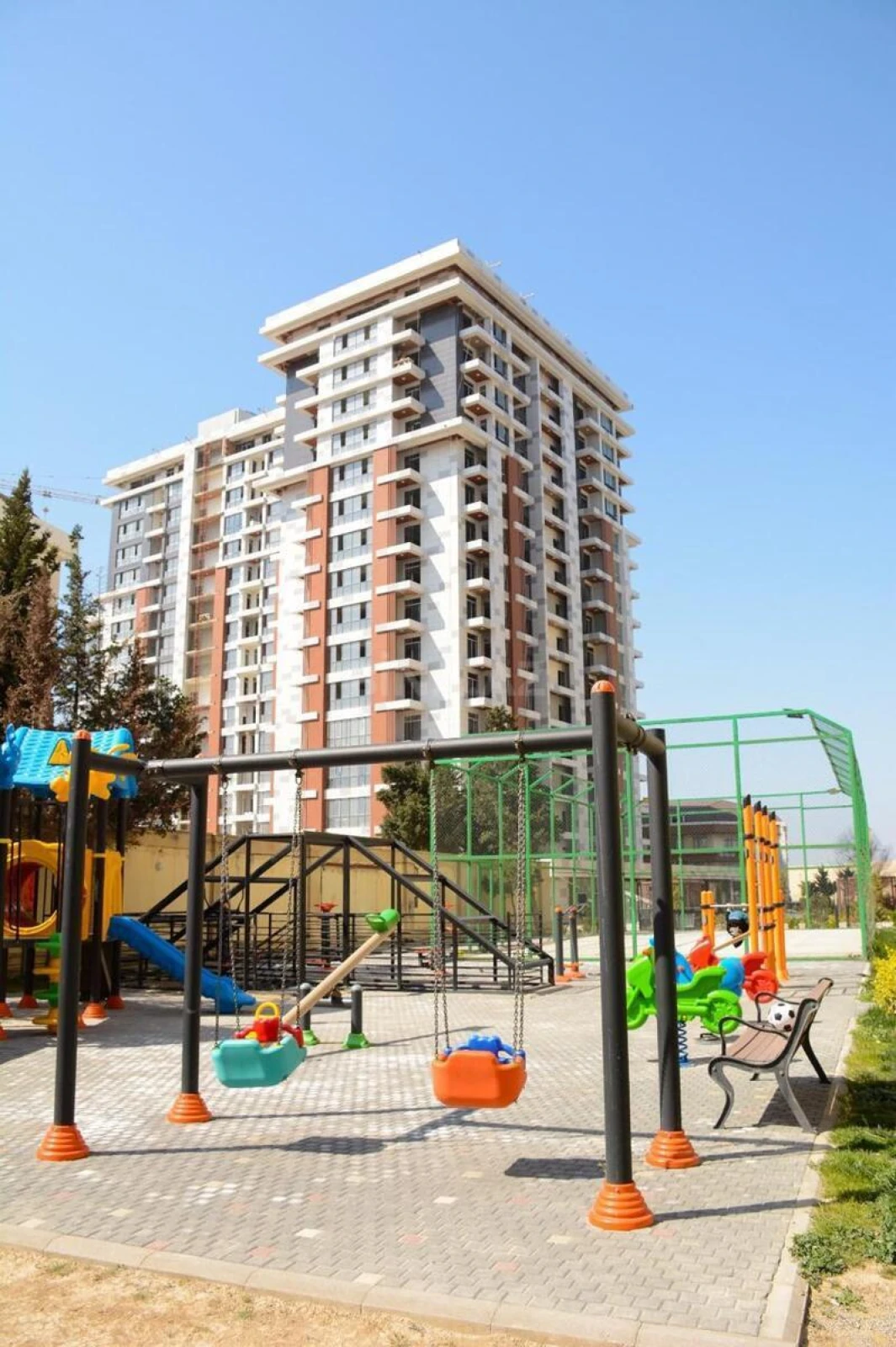 Satılır 3 otaqlı mənzil 107 m²