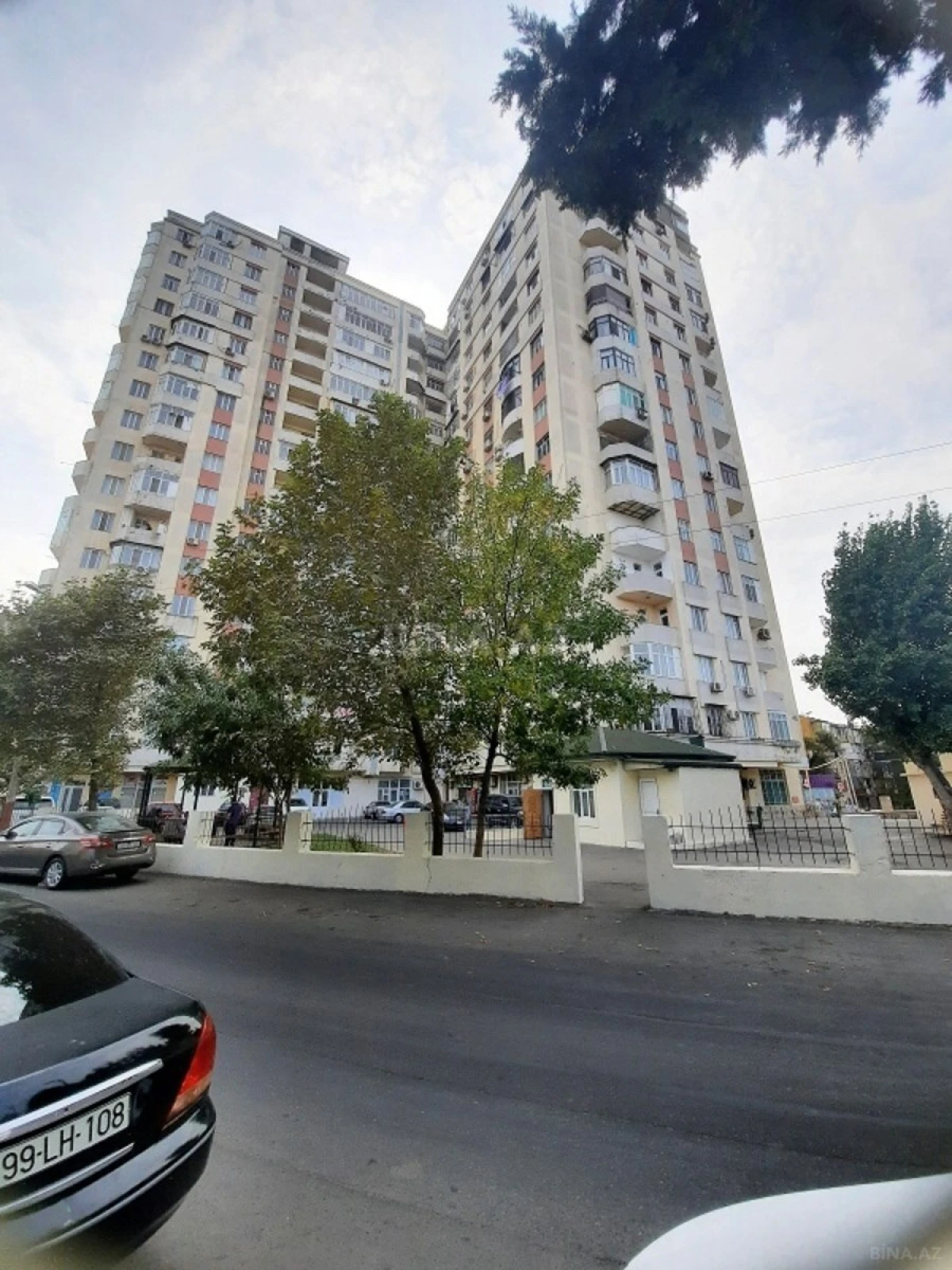 Satılır 3 otaqlı mənzil 90 m²