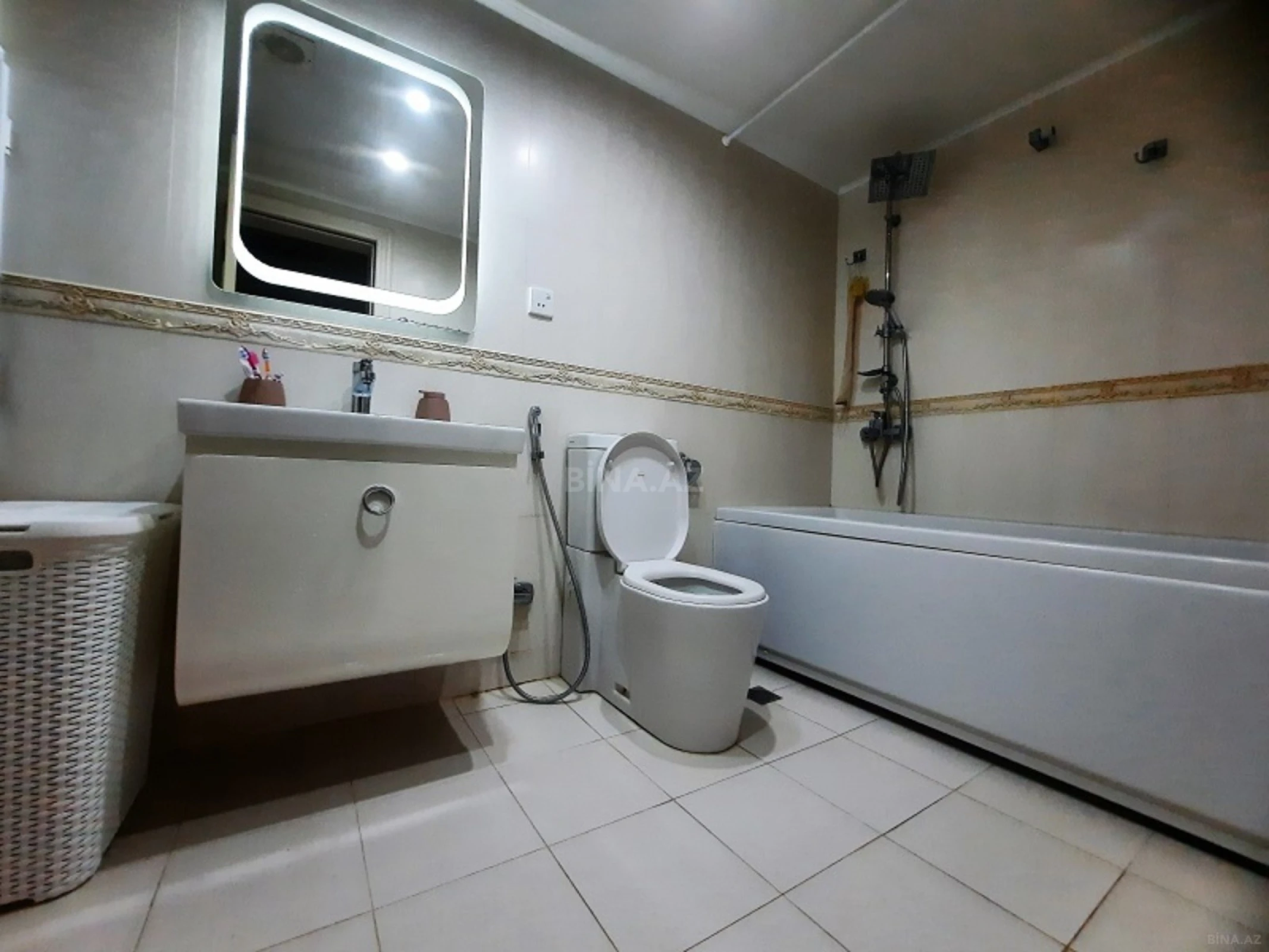 Satılır 3 otaqlı mənzil 90 m²
