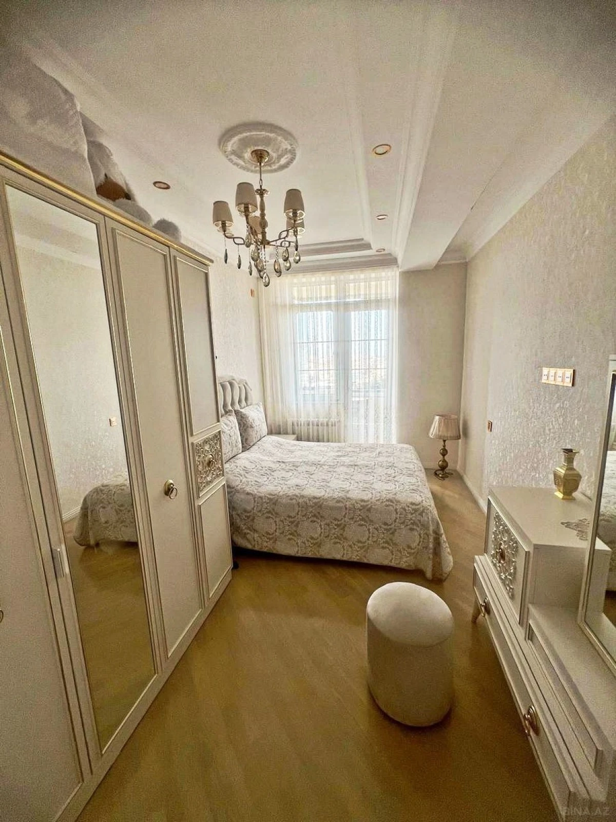 Satılır 3 otaqlı mənzil 90 m²