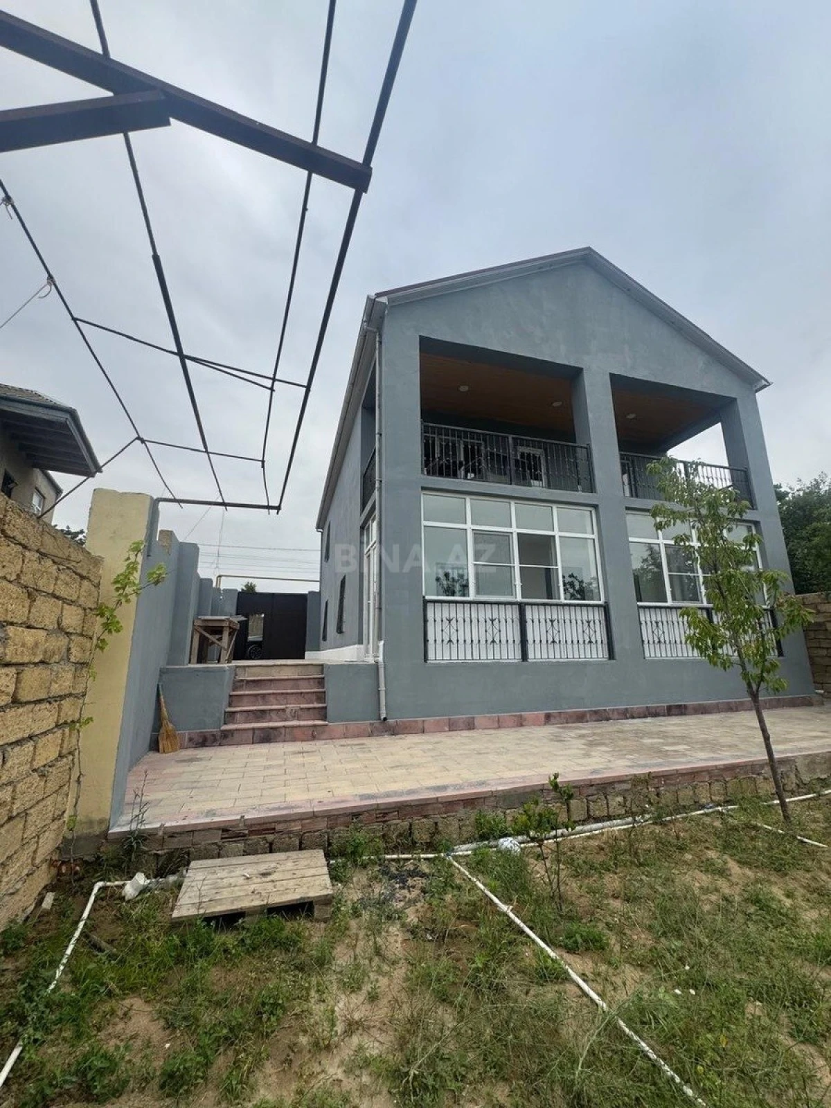 Satılır 5 otaqlı həyət evi 156 m²