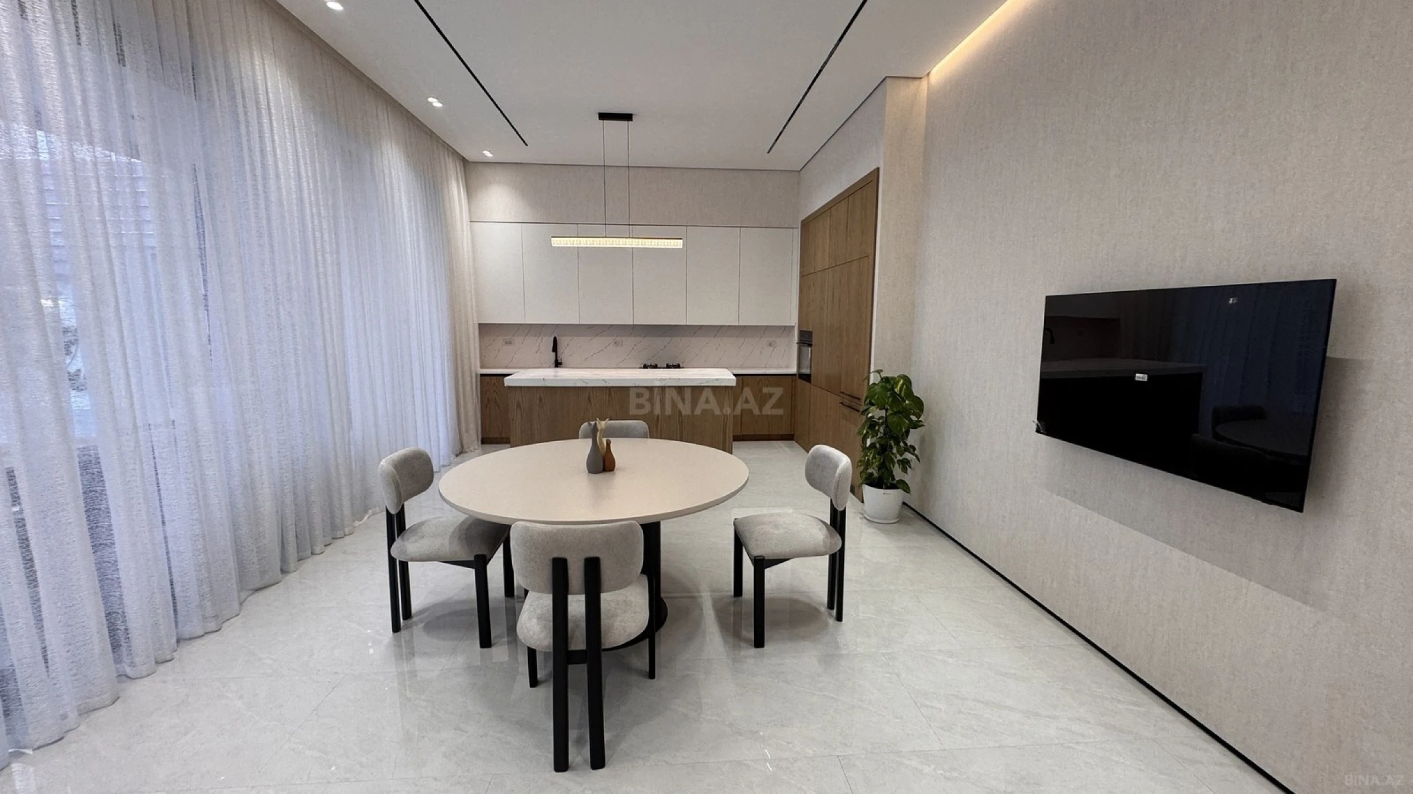 Satılır 5 otaqlı həyət evi 250 m²